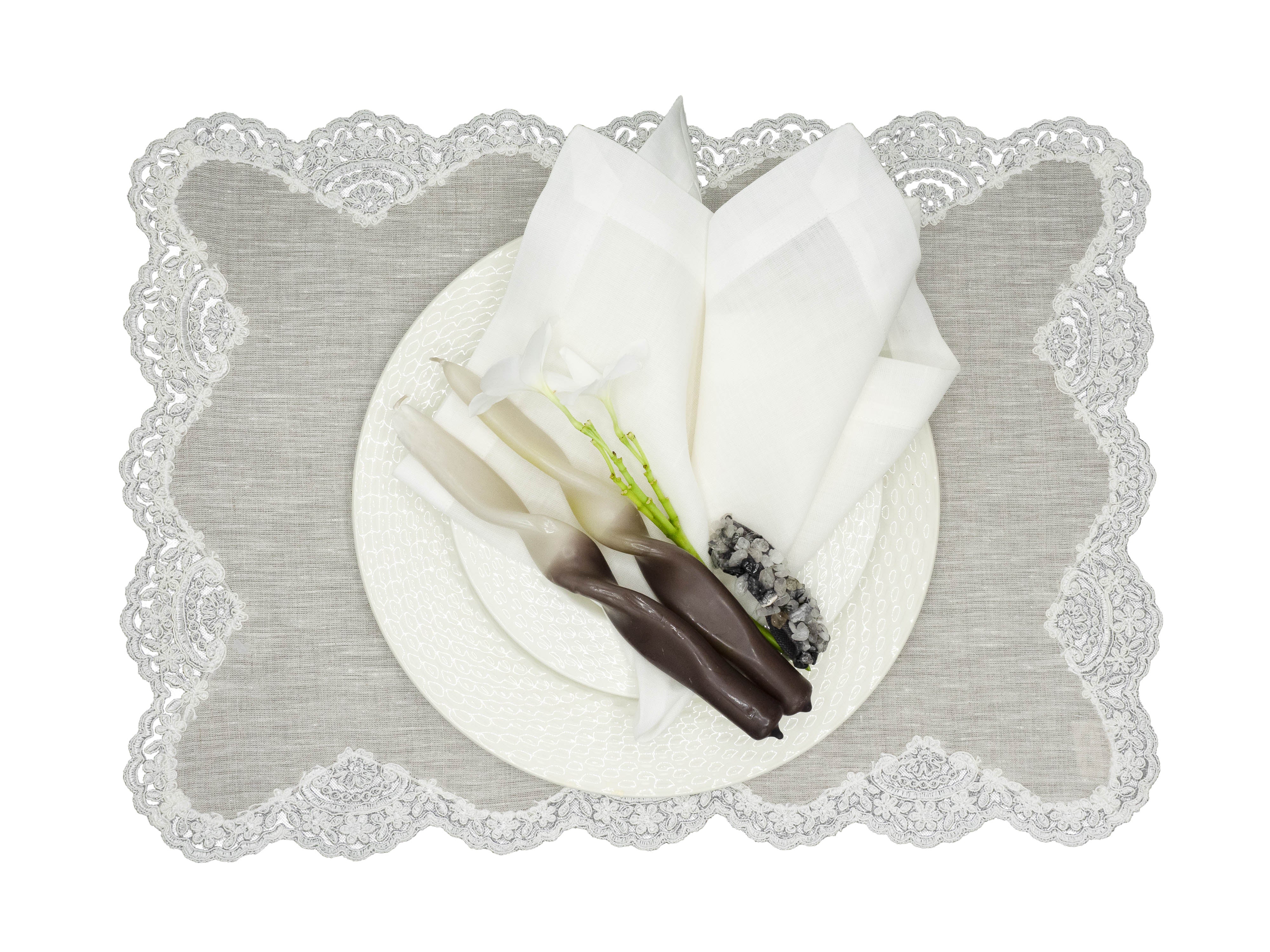Chouchou Touch linen placemats with lace borders, set of 4, handmade from high-quality linen for a refined dining experience.