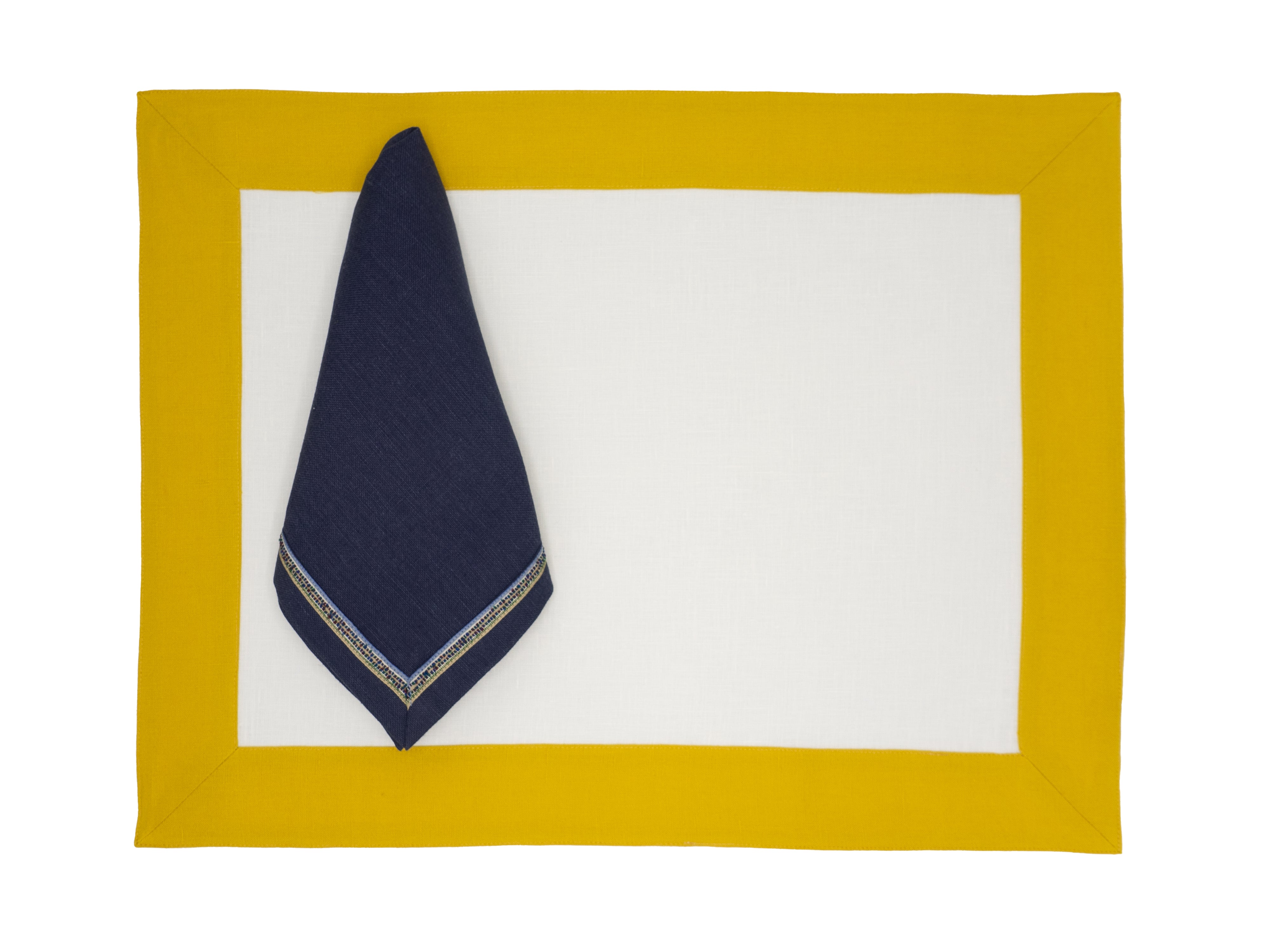 Chouchou Touch linen placemats with mustard borders, crafted with premium linen for a luxurious touch and durable quality.
