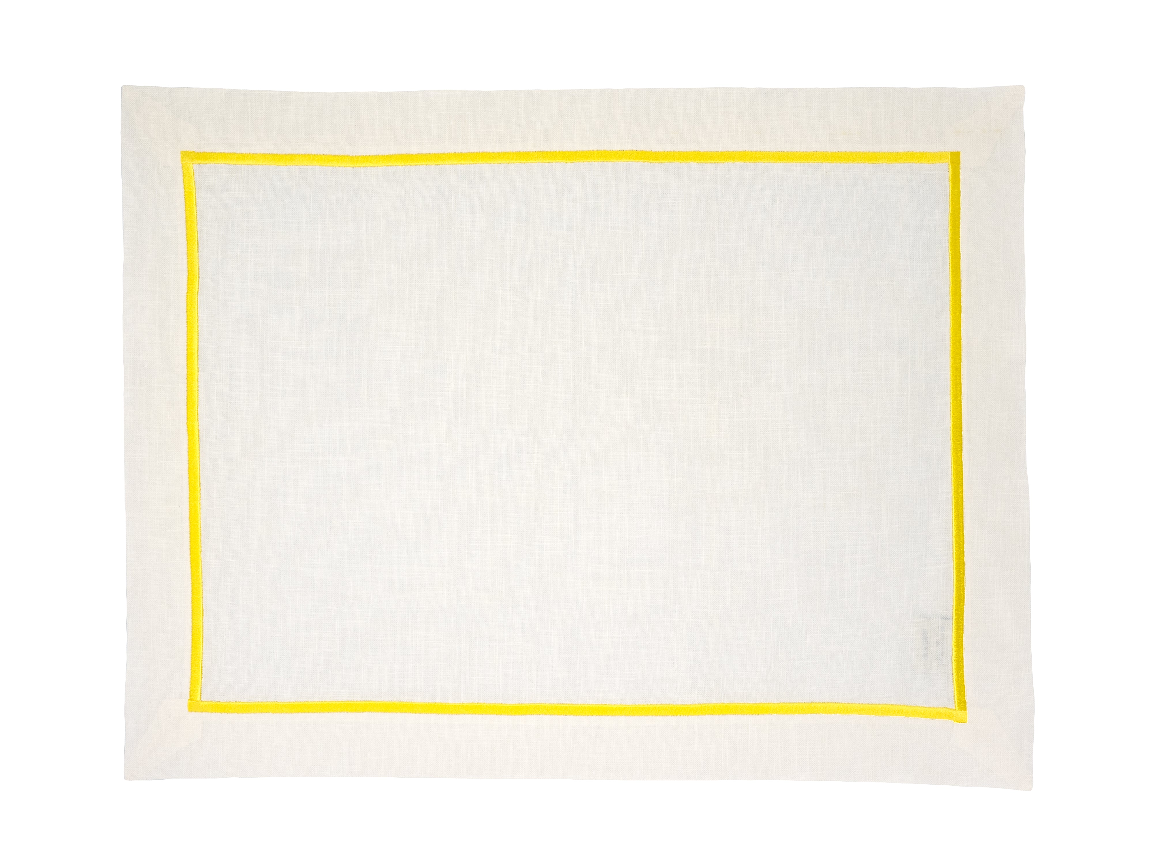 Chouchou Touch linen placemats with yellow borders, crafted from 100% high-quality linen for durability and elegance.
