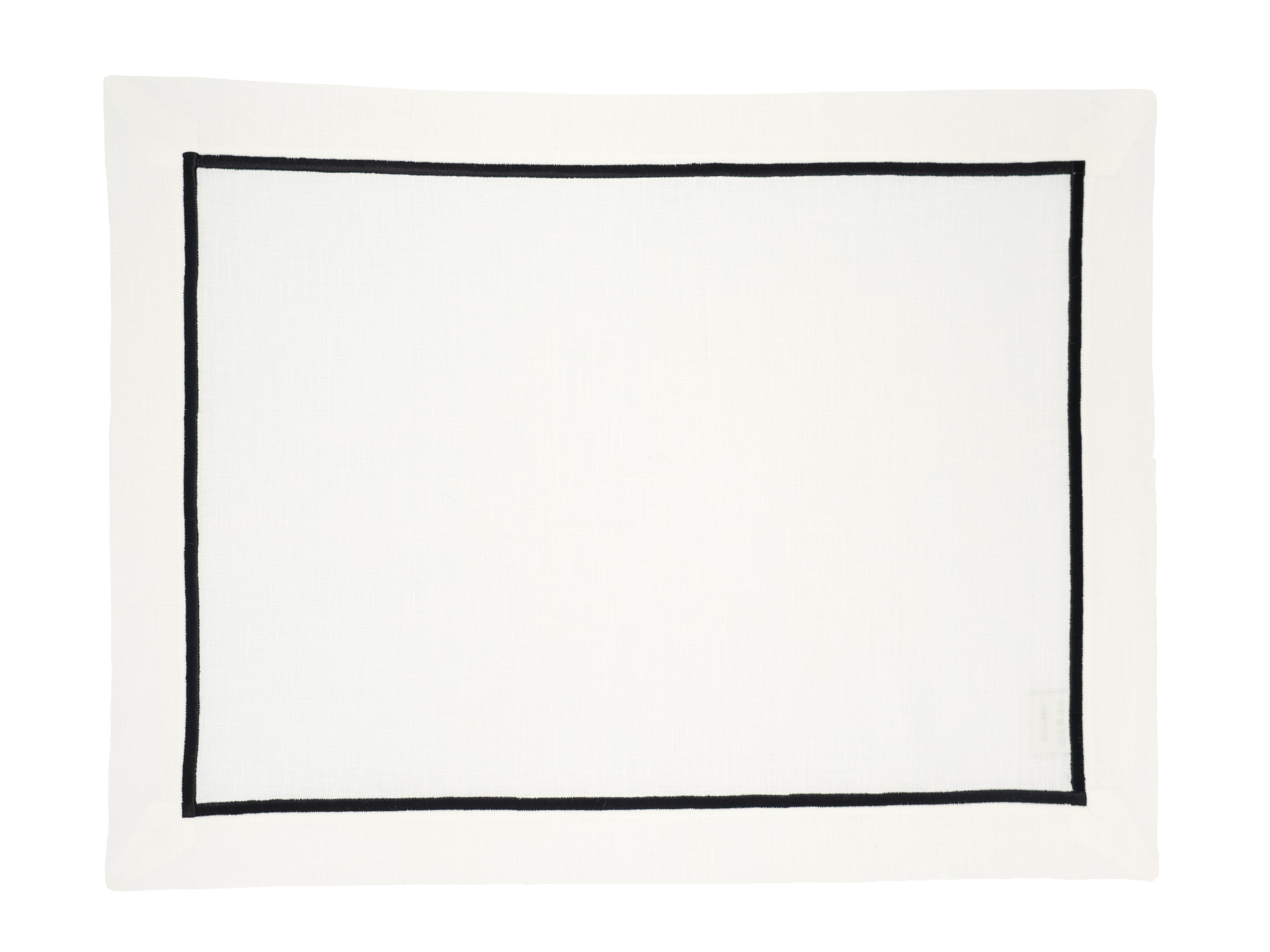 Chouchou Touch linen placemats with black borders, offering a refined and luxurious touch to your tabletop.