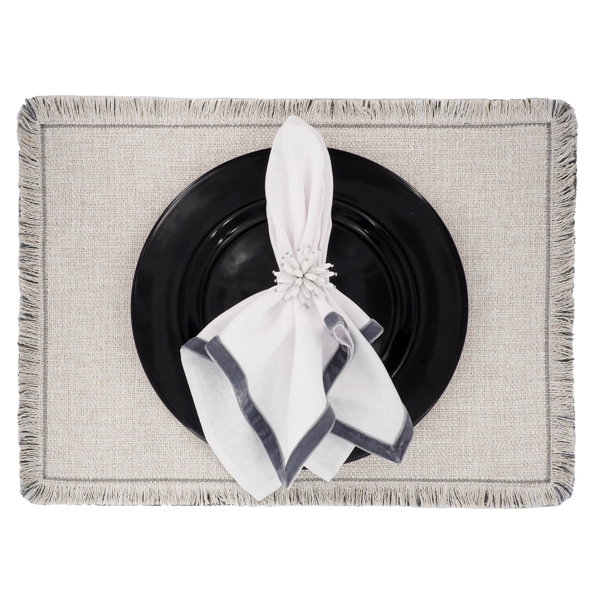 Chouchou Touch New York linen napkins with silver velvet borders, perfect for fancy parties and family gatherings.