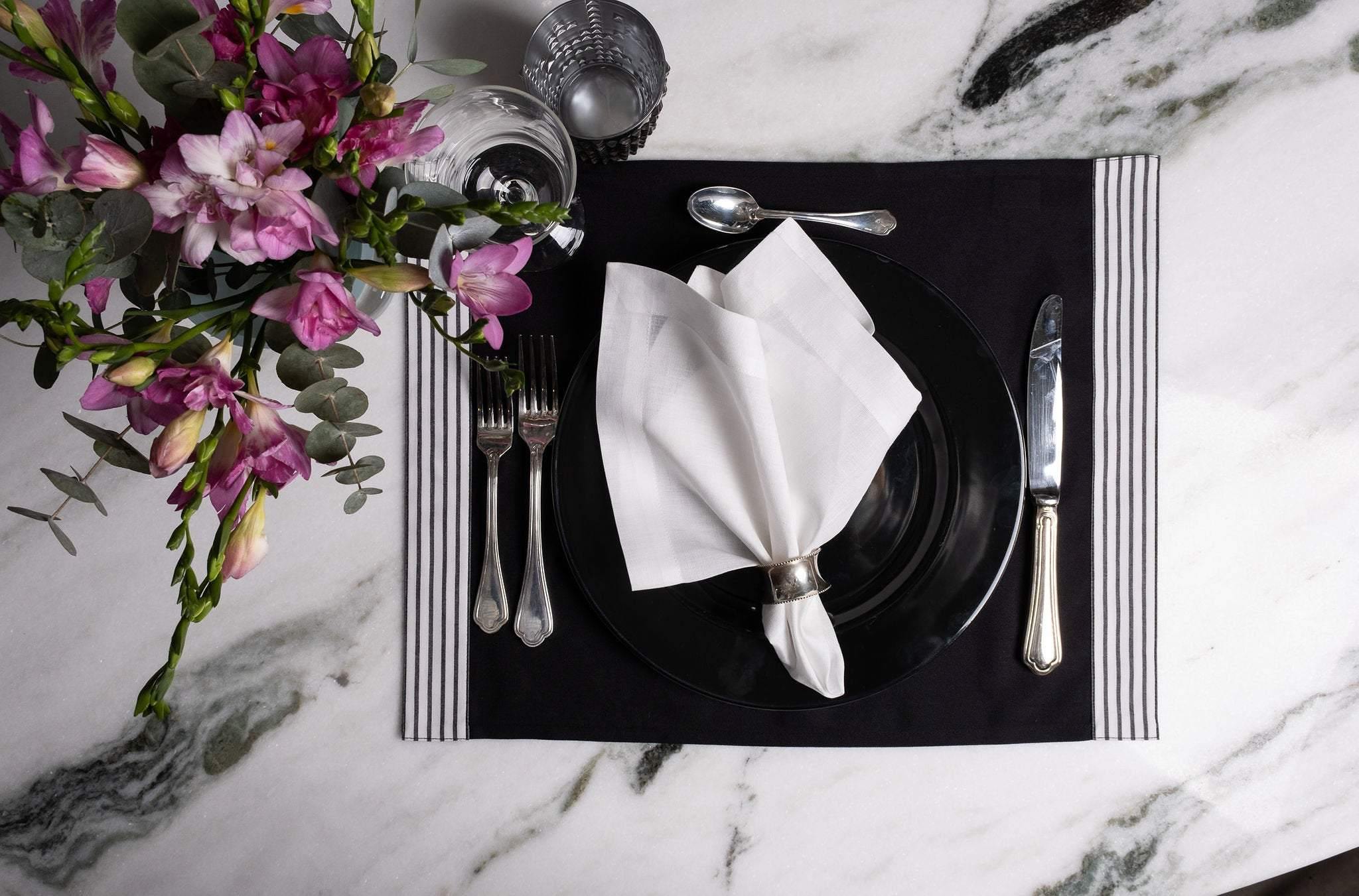 Placemats With Side Stripes on Borders, Black, 15x20 (40x50 cm) Sets of 2 or 4 - Chouchou Touch