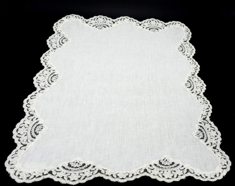 Linen Placemats With Lace borders In White, 16'' X 22'' (40 X 55 cm) Sets of 2 or 4 - Chouchou Touch
